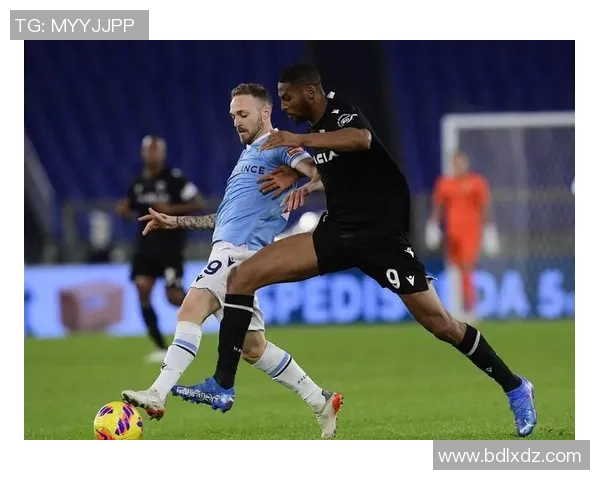 全球足球中锋球星排名及其影响力分析 领跑者与挑战者的对比