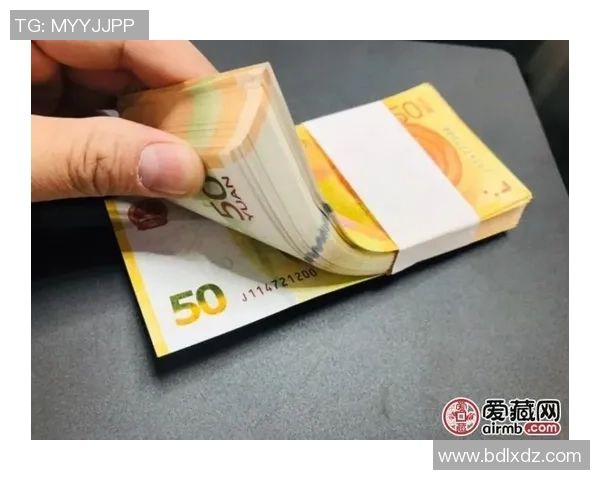 珍藏球星足球卡片探秘：历史意义与投资价值分析