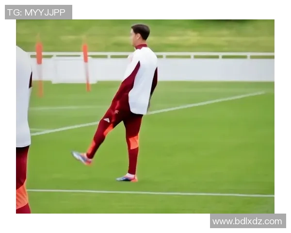 足球天才迪巴拉背影揭示成长历程与成就轨迹