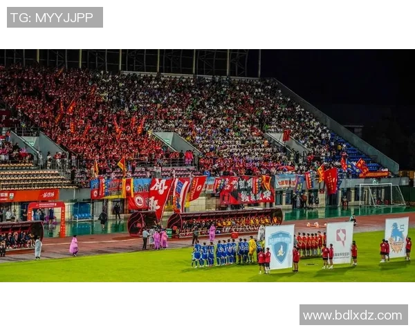 足球巨星齐聚贺新春绿茵盛宴点燃全民激情