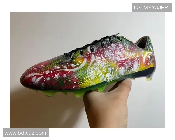 足球明星专属球鞋价格揭秘 各大品牌与球员代言鞋款分析