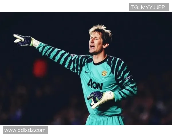 足球球星评价反差大揭秘：从超级赞誉到严厉批评的两面性分析